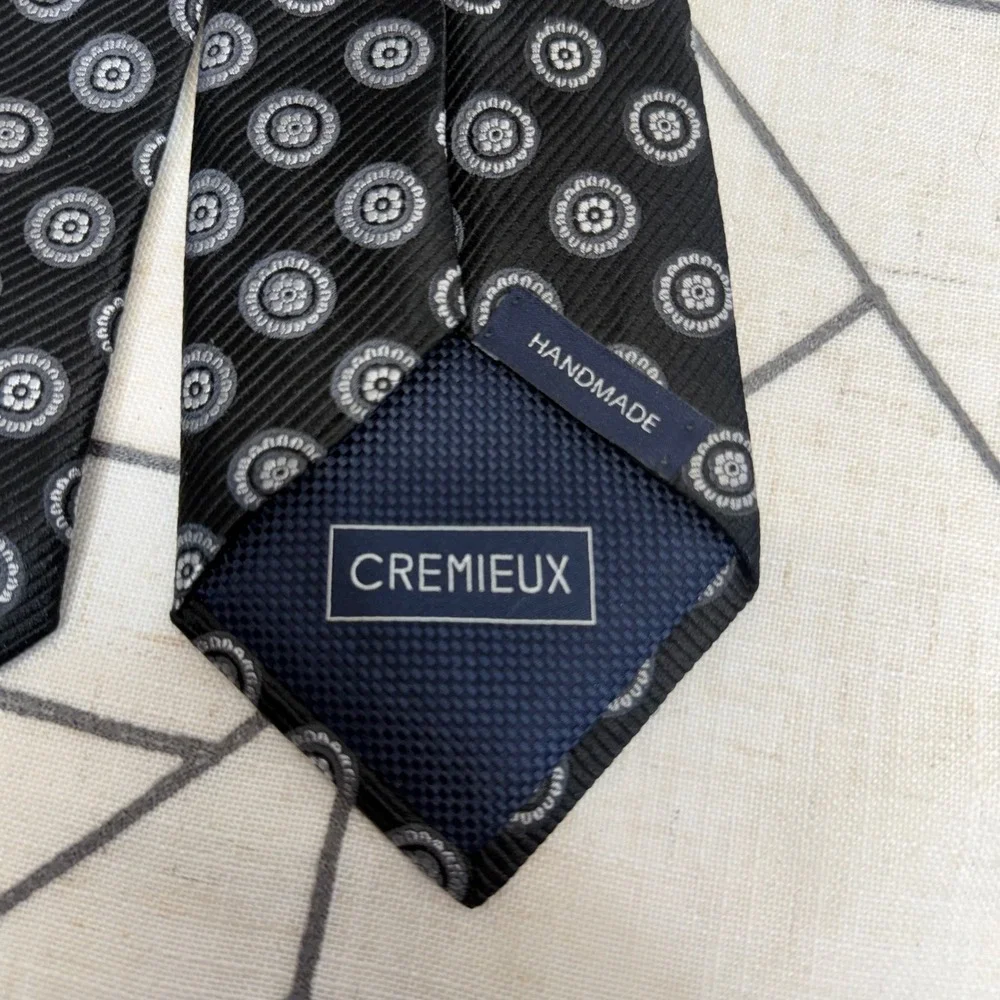 Cremieux Necktie One Size Black Silk Geometric‎ Medallion Handmade USA